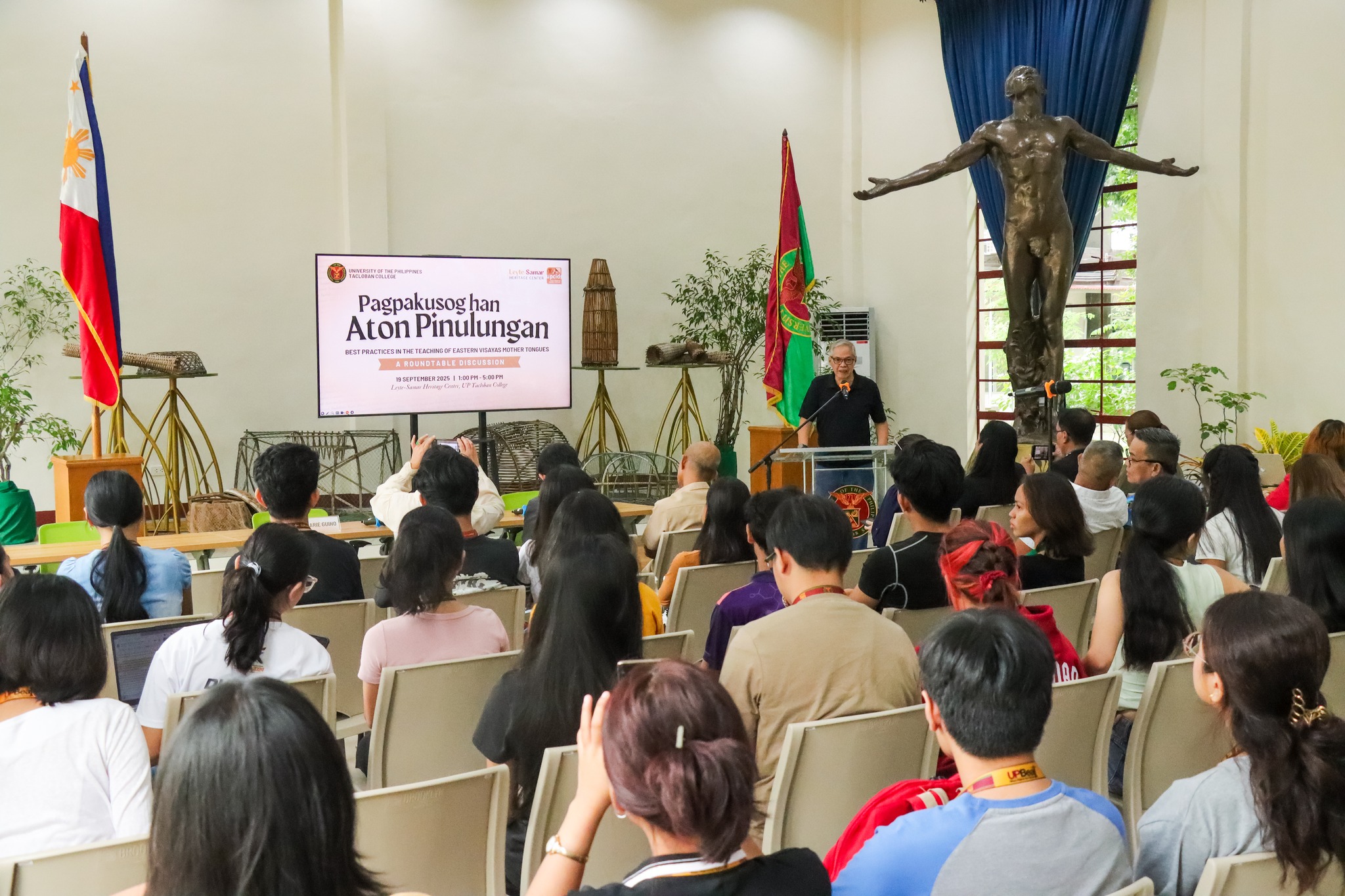 UP Tacloban promotes EV languages in RTD series